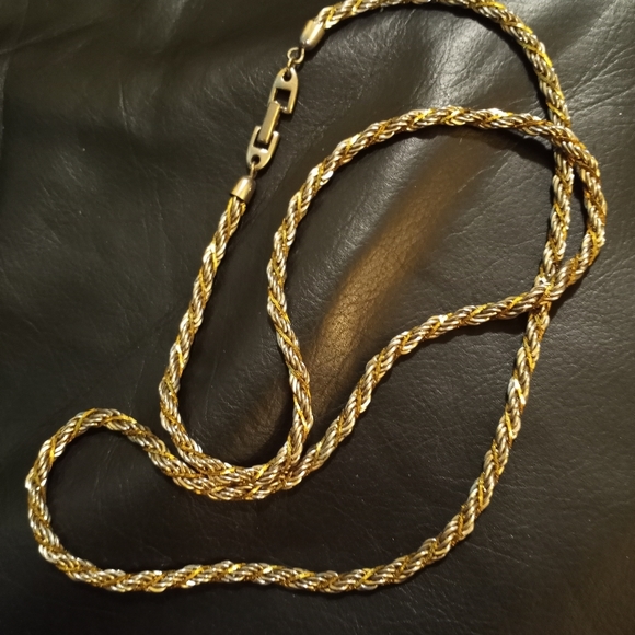 None Jewelry - Vintage silver colored chain Necklace